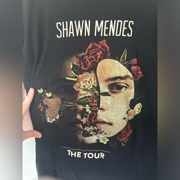 Shawn Mendes “The Tour” Band Tshirt - Picture 2 of 7